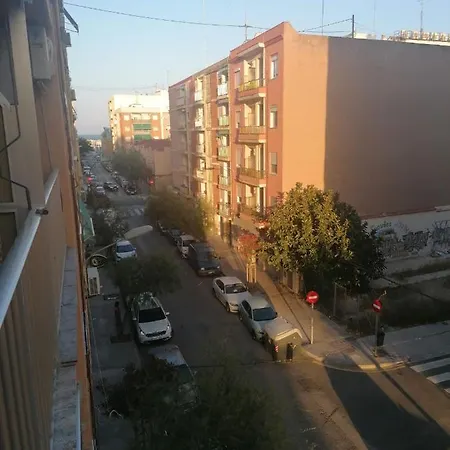 Malvarrosa Apartment *